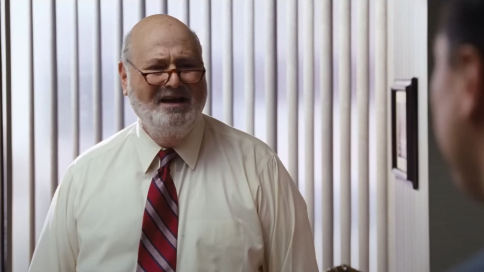 Reiner plays Belfort's father (Image via YouTube/Paramount Pictures)